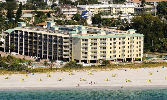 Treasure Island Condo | 2BR Condo: Family-Friendly with Parking