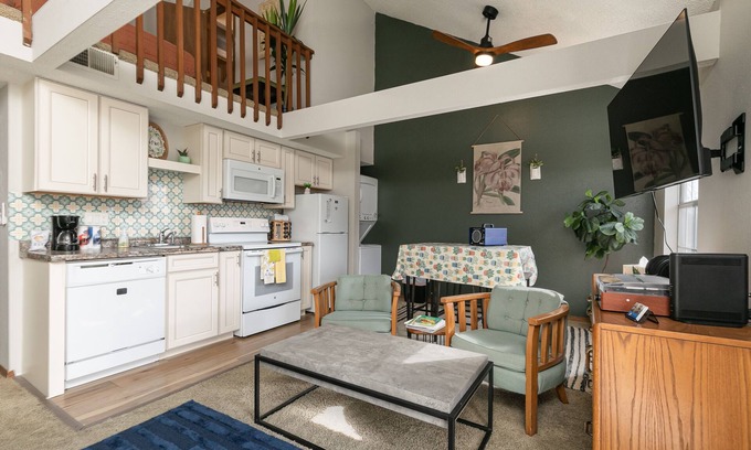 Table Rock Condo | 2BR Cozy Condo ~ Centrally Located ~ FREE TICKETS INCLUDED! (FC1-6)