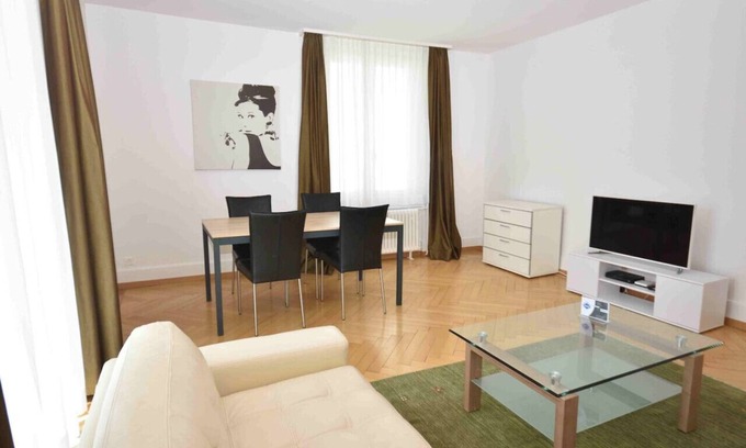 District 2 Apartment | 2BR flat near lake and central - Stardust 22