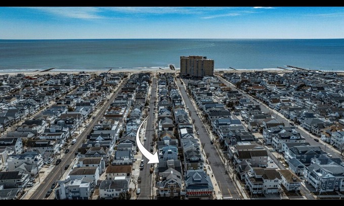 North End Condo | 2nd Floor 2BR/1BA Getaway – Short Walk to Beach & Boardwalk!