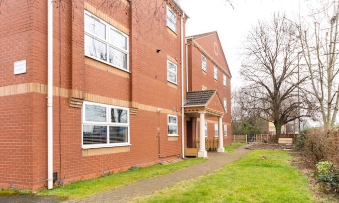 Coventry Apartment | 2nd Floor Flat. Families/Contractors NEC