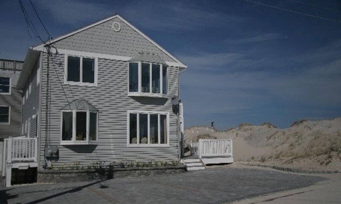 North Beach Haven Apartment | 2nd Floor OceanFront Duplex
