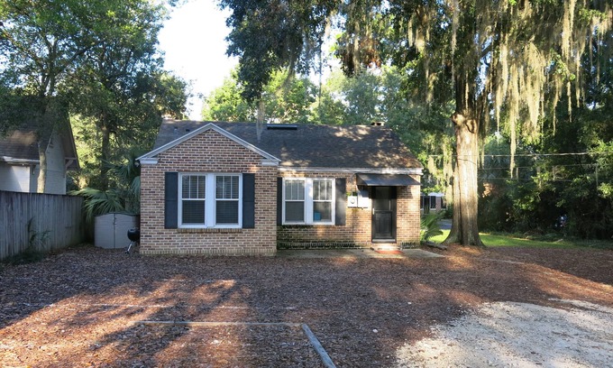 Gainesville House | 3/1 bath behind Alumni Hall! Walk TO Stadium/UF/O'Connell Center