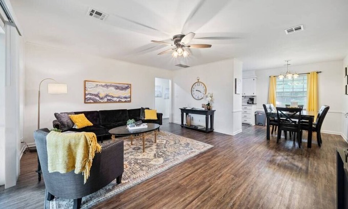 South Tulsa House | 3/2 BR in Midtown Tulsa,Pet-Friendly!