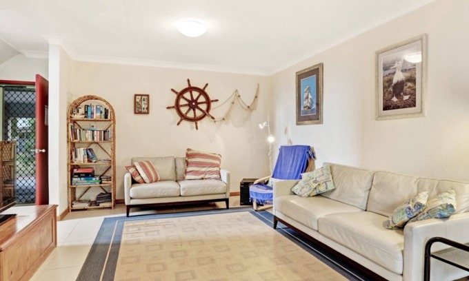 Hawks Nest House | 3/7 Elouera Close Hawks Nest