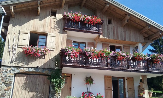 Crest-Voland Apartment | 3 * apartment in a chalet in Crest-Voland for 4 people