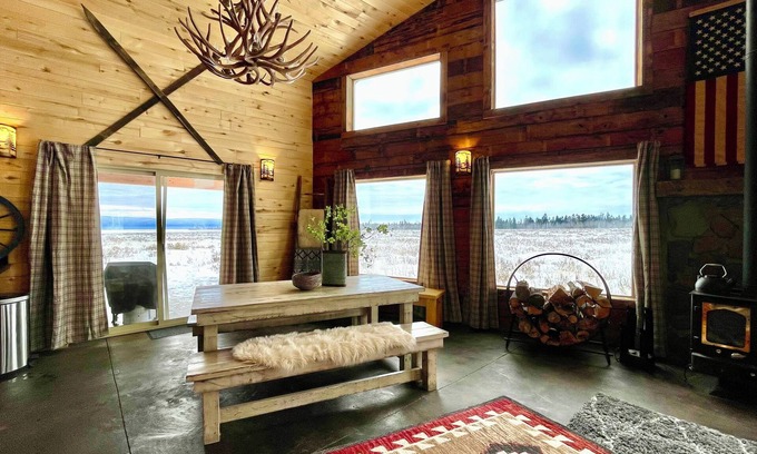 Island Park Cabin | 3 Bar D Lodge - Hot Tub, Heated Floor, Fire pit, Starlink Internet