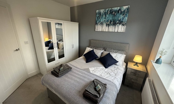 Stafford House | 3 Bed House | Business or Leisure | Free Parking