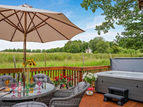 Hawick House | 3 Bed in Cavers 96267