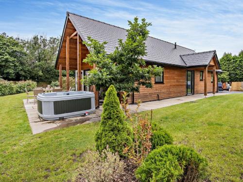 Upper Killay House | 3 bed in Gower 91722