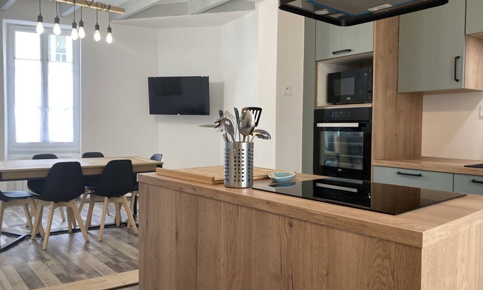 Marennes House | 3-bedroom house in the heart of the village, 5 minutes from the beach. 4*