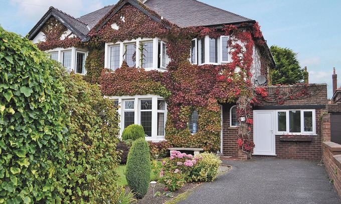 Lytham St. Anne's Cottage | 3 bedroom accommodation in Fairhaven, near St Anne&rsquo;s