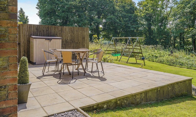 Llanrhidian Higher Cottage | 3 bedroom accommodation in Pen-clawdd