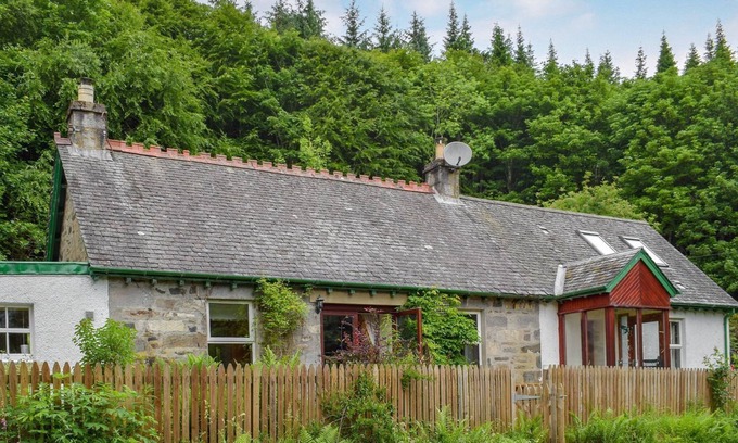 Aberfeldy Cottage | 3 bedroom accommodation in Keltneyburn, near Aberfeldy