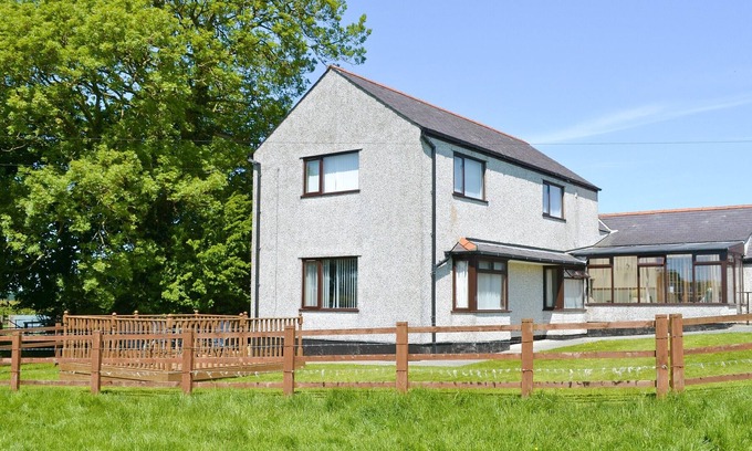 Llangefni Cottage | 3 bedroom accommodation in Llangefni