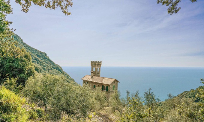 La Spezia House | 3 bedroom awesome home in La Spezia