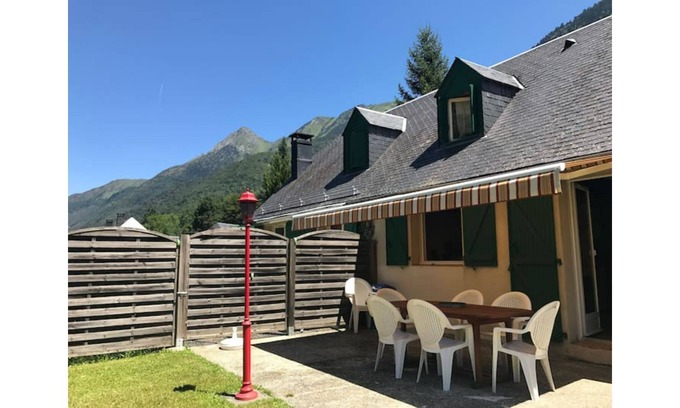 Cauterets Ski Chalet | 3 bedroom chalet with fireplace and enclosed garden