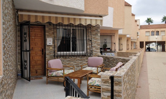 Los Alcazares House | 3 bedroom House,rooftop solarium,close to beaches,restaurants,shops