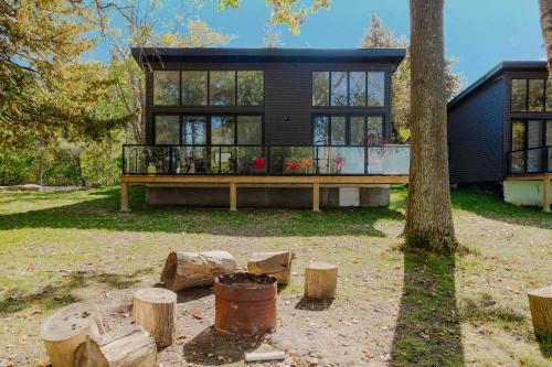 Lakefield House | 3-bedroom Lakefront Villa #7