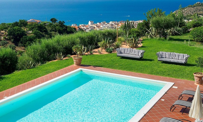 Capo d'Orlando Villa | 3 bedroom luxury Sicily villa to rent on Tyrrhenian coast