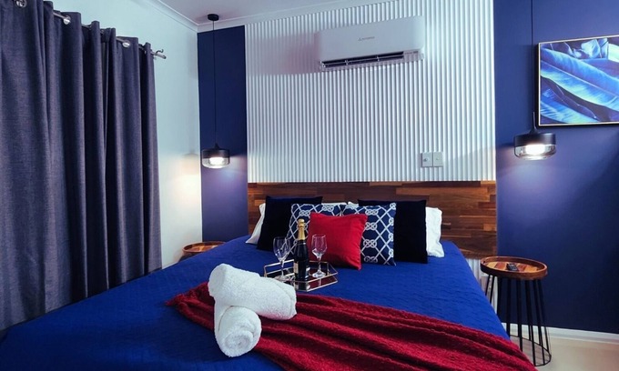 Stuart Park House | 3 Bedroom Stylish Townhouse Getaway with Spa, BBQ & Family Comforts Darwin