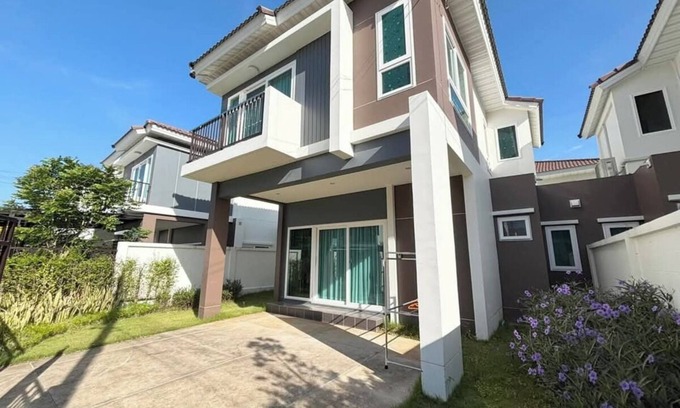 Thep Kasattri House | 3-bedroom house in tranquil Tambon Thep Krasatti with hi-speed WiFi