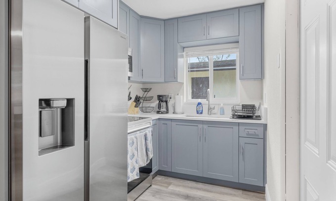 Middle River Terrace Apartment | 3 Beds/Patio/10 Mins Beach/5 Mins Las Olas/15 Mins Airport/Pets