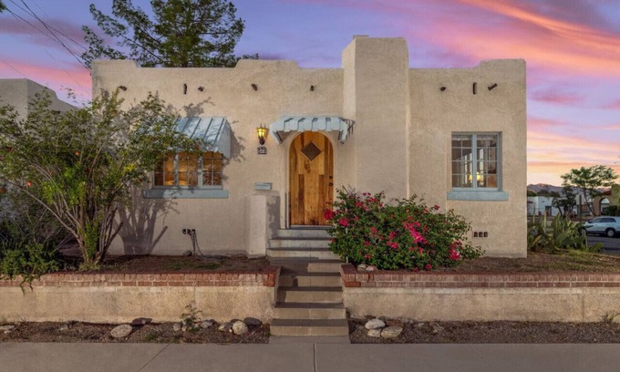 West University House | 3 Blocks from U of A & 4th Ave /1 BR 1 BA/Cozy