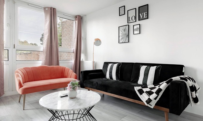 Lansbury House | 3 BR House Near DLR,Excel and O2 Arena