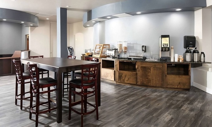 Downtown Tucson Hotel | 3 Comfortable Accommodation Close to University of Arizona! W/Pool Access!