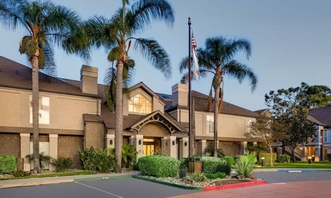 Sunnyvale Hotel | 3 Cozy Rooms w/Coffee Maker, Microwave, & Complimentary Breakfast!