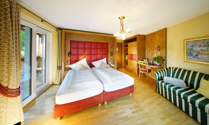 Durbach Apartment | 3 double bees garden with balcony
