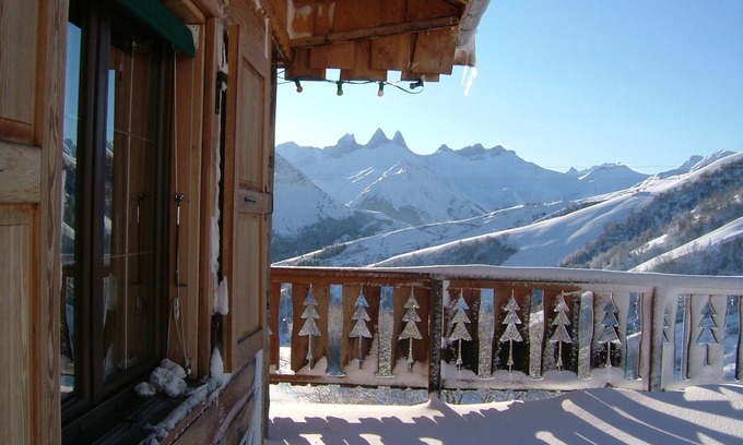 La Toussuire Ski Chalet | 3 * duplex apartments in Savoyard chalet in the heart of the Sybelles area