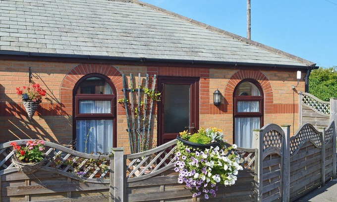 Cayton Cottage | 3 Eldin Hall Properties