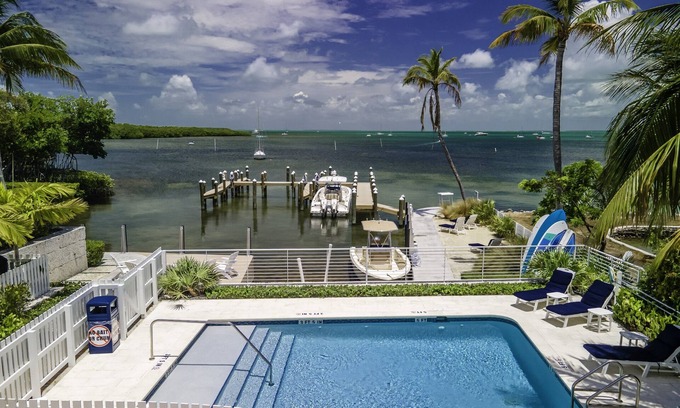 Islamorada House | 3 King Beds, 2 Pools, NEW~Kayaks/Bikes~EV charger