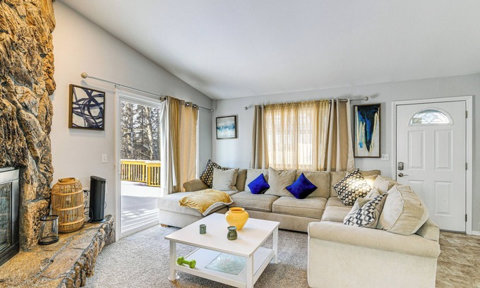 Spenard Apartment | 3 Mi to Dtwn: Apt w/Shared Sauna in Anchorage