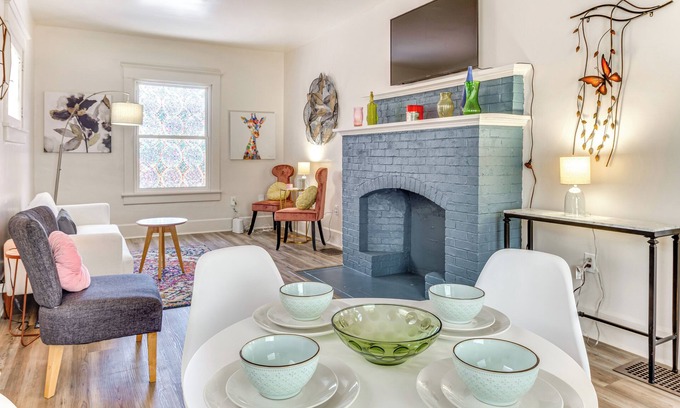 Indianapolis House | 3 Mi to Dtwn Indy: Pet-Friendly Home w/Backyard!