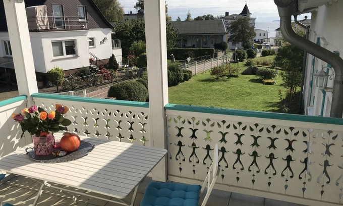 Sassnitz Apartment | 3 room apartment in old town villa of Sassnitz with sea view