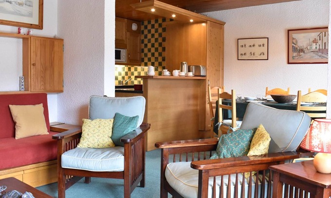 Meribel Apartment | 3-room apartment with balcony and WIFI, 150m from slopes, 6 people - Méribel