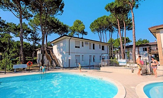 Bibione Lido del Sole Villa | 3-room apt. with 2 bathr. in village with 2 pools