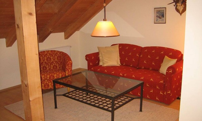 Oberaudorf Apartment | 3-room vacation apartment, 65 sqm on the 2nd floor with two bedrooms and balcony
