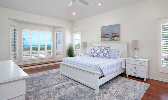 Nokomis House | 30 DAYS RENTAL FOR PRICE OF 2 WEEKS! 130 Yards to Gulf! Casey Key Home.