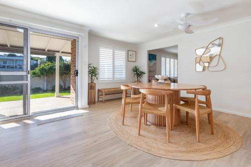 Forster House | 30 Lakeview Cres