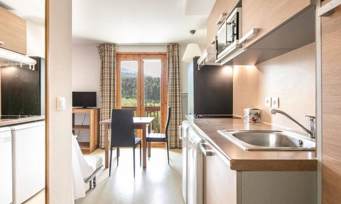 Gresse-en-Vercors Apartment | 300m from shops, fitness, parking, tv, 18-24m², Gresse en Vercors