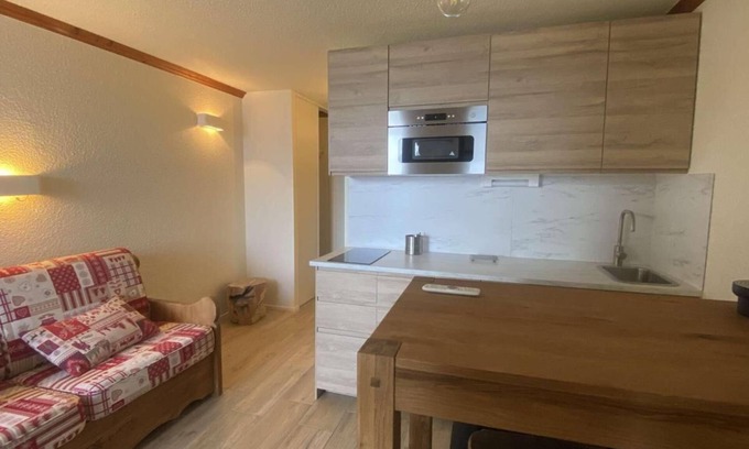 Eclose-Ouest Apartment | 300m from ski lifts, 3rd floor, tv, ski locker, 23m², Alpe d'Huez