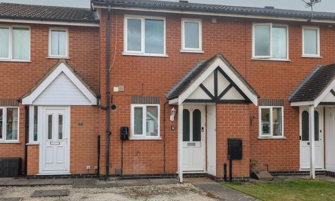 Leicester Cottage | 32 MOORLAND HOUSE, with a garden in Syston