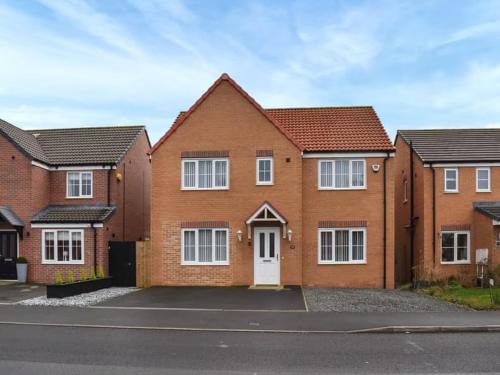 Middlesbrough House | 34 Buckthorn Grove