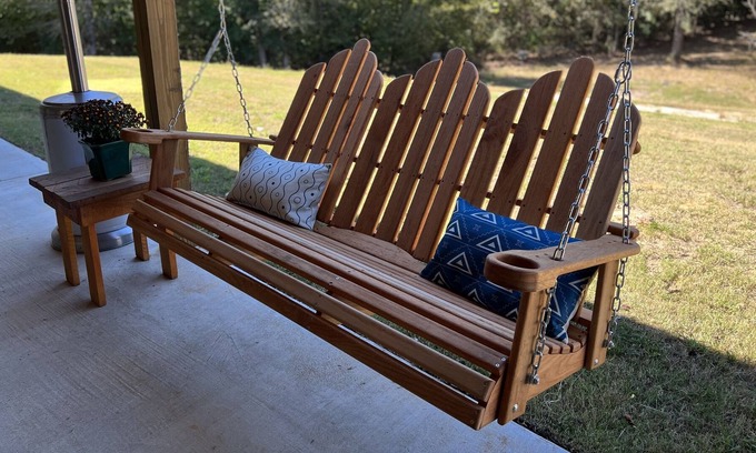 Oxford House | 3B/1BA Guest House 8mi from Ole Miss University!