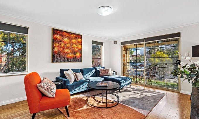 East Perth Apartment | 3BDR + Sauna + Pool + Parking