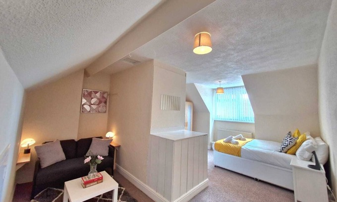 Welford House | 3bed House with Gym close to Town, Uni, Hospital